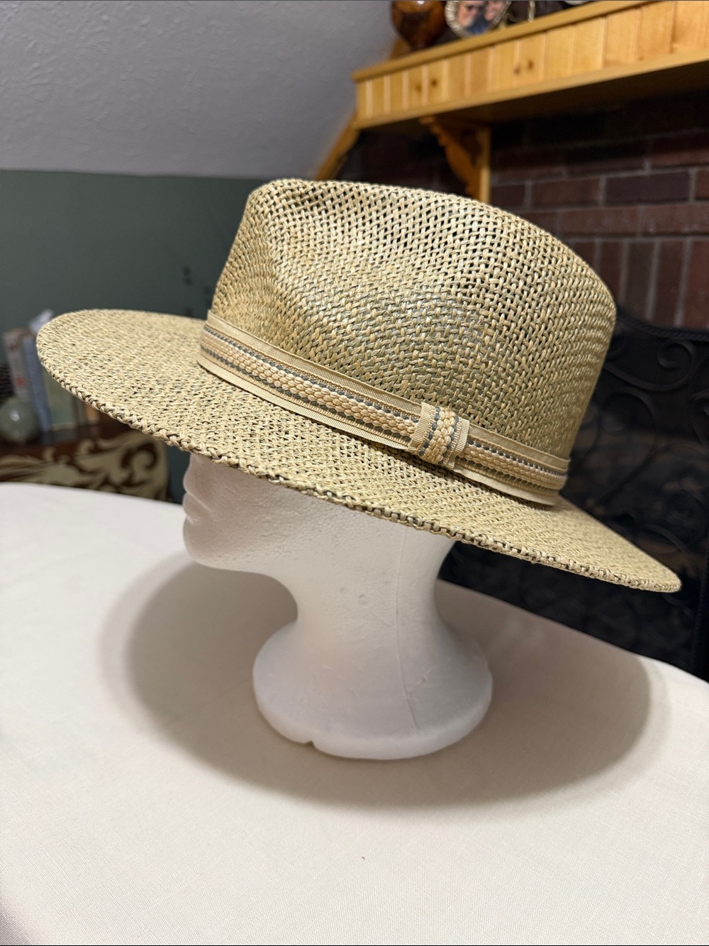 Men's Dorfman Pacific Straw Rancher Hat in Natural with Neutral Woven Band.